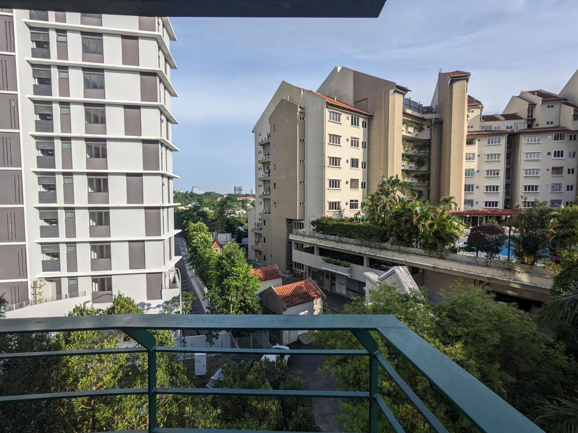 Peninsula Apartment